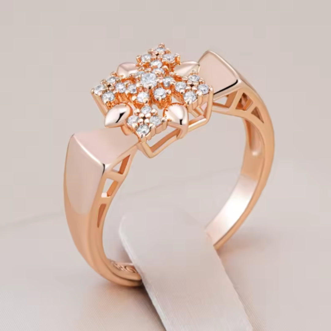 Eleganter glänzender Ring aus eiserner Blume