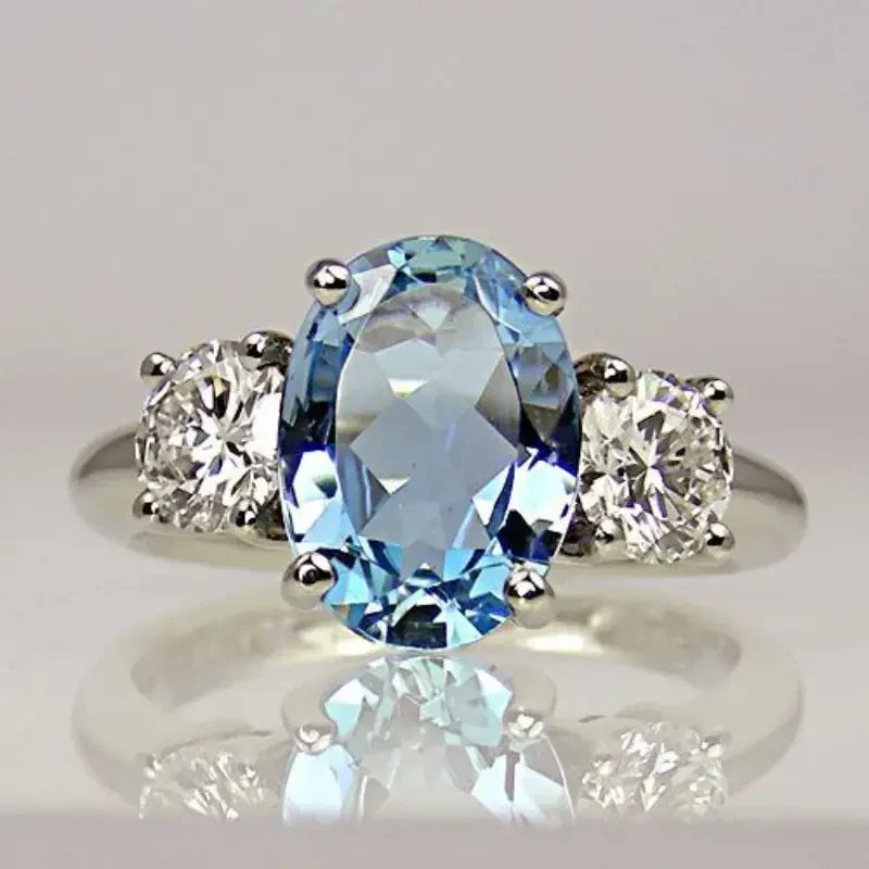 Ring mit blauem Brillantkristall in Sterlingsilber