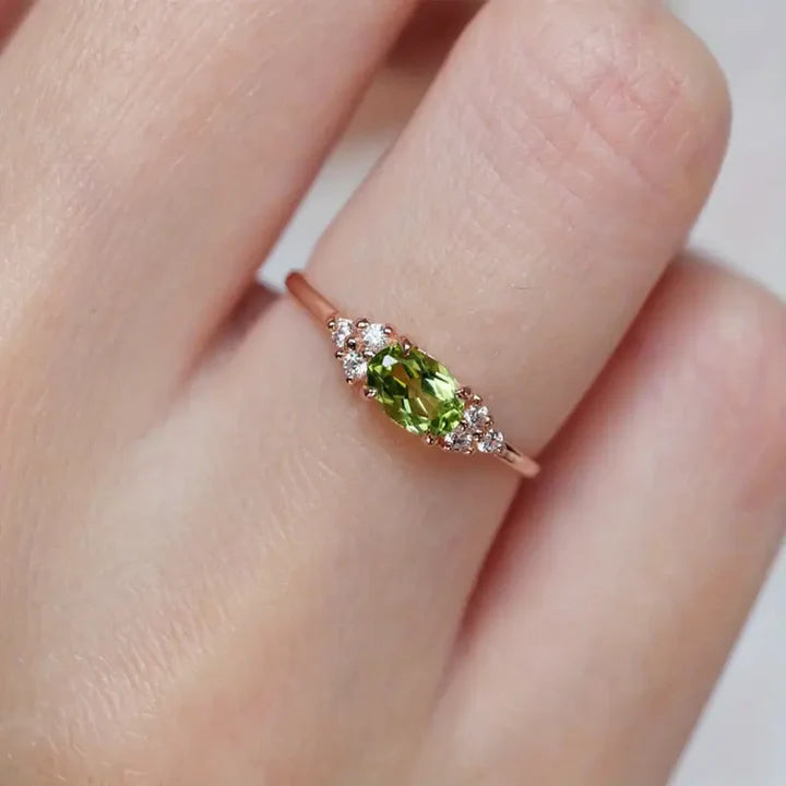 Goldring aus Olivenglas