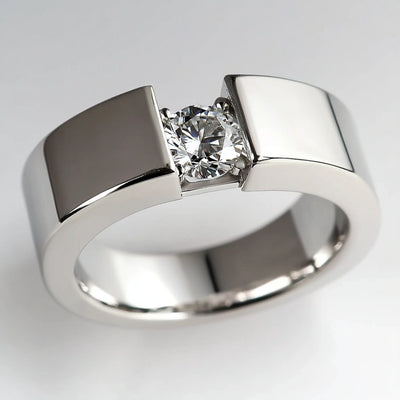 Minimalistischer versilberter Ring mit Vintage-Zirkonia